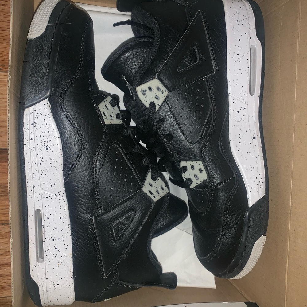Oreo Jordan Sneaker